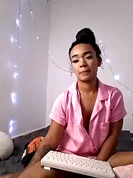 Snapshot of evafoxs chatting on February 5, 2025, 4:37 am evafoxs online show from February 5, 2025, 4:37 am