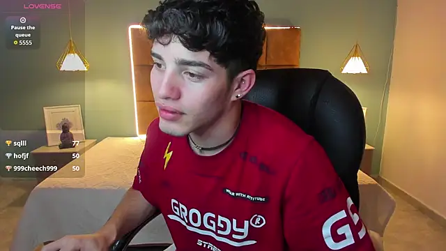 AlejooTwink online show from October 28, 2025, 6:43 pm