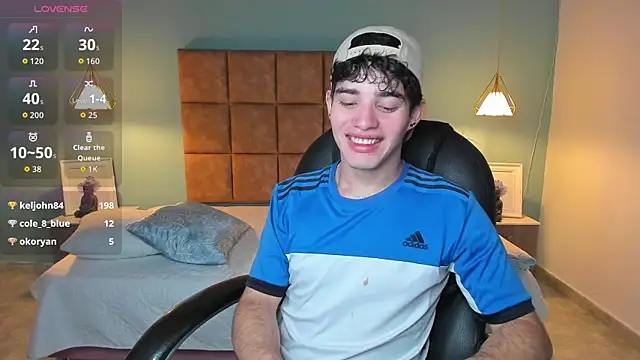 AlejooTwink online show from November 15, 2025, 3:37 am