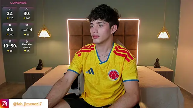 AlejooTwink online show from June 18, 2026, 4:46 am