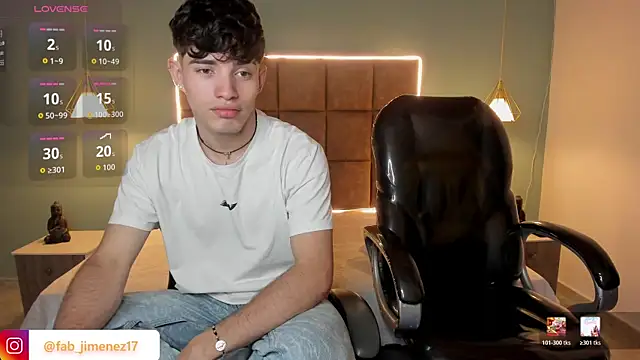 AlejooTwink online show from June 22, 2026, 4:20 am