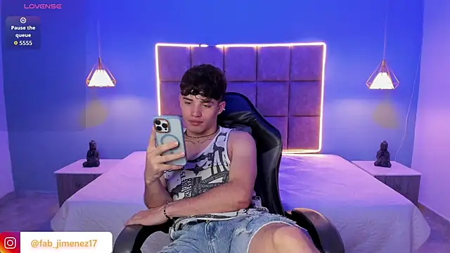 AlejooTwink online show from June 25, 2026, 5:12 am