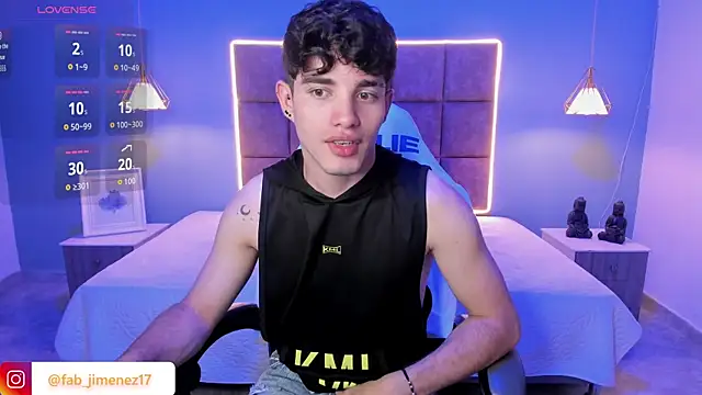 AlejooTwink online show from July 17, 2026, 7:19 pm
