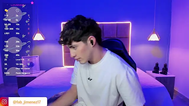 AlejooTwink online show from July 25, 2026, 3:04 am