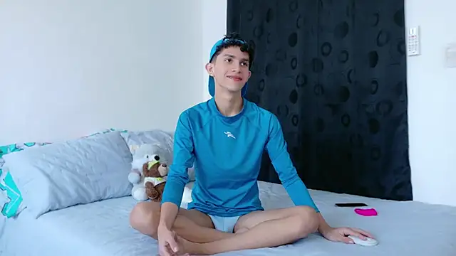 Noah tyler  online show from November 22, 2025, 5:45 pm