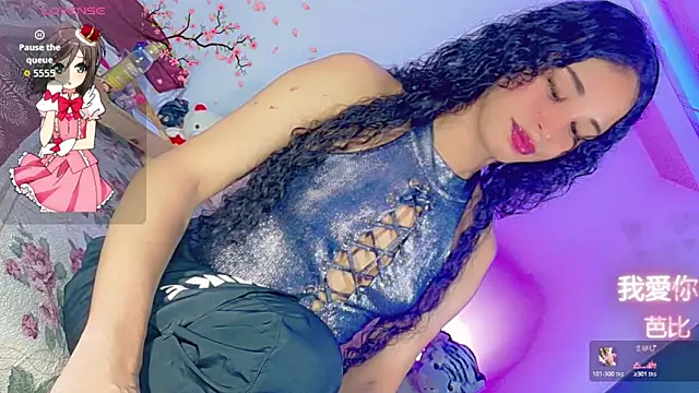 Snapshot of barbiedolls_x chatting on June 11, 2026, 4:32 am barbiedolls x online show from June 11, 2026, 4:32 am