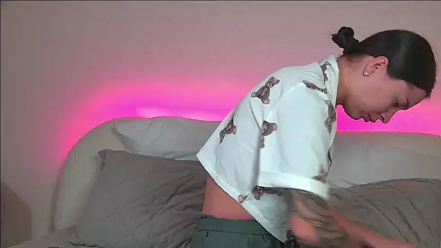 AlexandraBloom online show from January 14, 2025, 6:28 pm