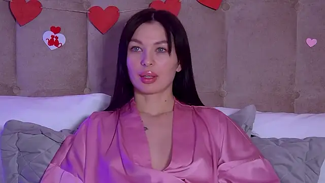 AlexandraBloom online show from February 13, 2025, 12:35 am