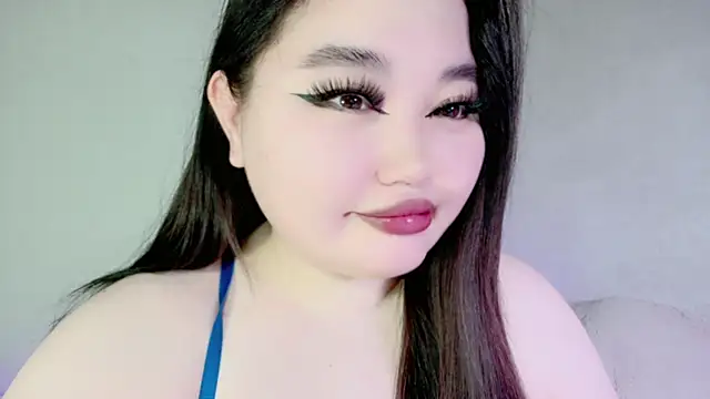 Snapshot of amina_moonlightt chatting on February 14, 2025, 2:07 am amina moonlightt online show from February 14, 2025, 2:07 am