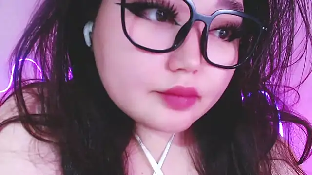 Snapshot of amina_moonlightt chatting on August 1, 2026, 7:02 pm amina moonlightt online show from August 1, 2026, 7:02 pm