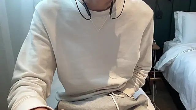 kimkim123123 online show from February 10, 2025, 7:15 am