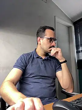 Snapshot of Superdad chatting on October 2, 2025, 11:39 am Superdad online show from October 2, 2025, 11:39 am