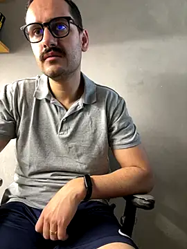 Snapshot of Superdad chatting on October 3, 2025, 11:51 am Superdad online show from October 3, 2025, 11:51 am