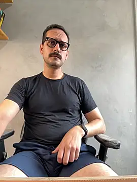 Snapshot of Superdad chatting on October 13, 2025, 1:44 pm Superdad online show from October 13, 2025, 1:44 pm