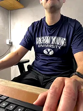 Snapshot of Superdad chatting on October 20, 2025, 5:02 pm Superdad online show from October 20, 2025, 5:02 pm