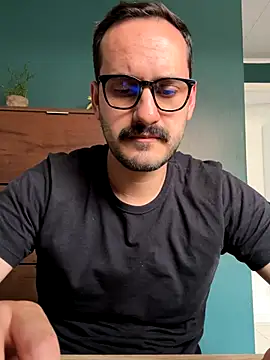 Snapshot of Superdad chatting on November 7, 2025, 7:14 pm Superdad online show from November 7, 2025, 7:14 pm