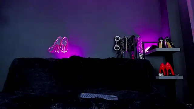 Snapshot of DelaneyStone chatting on January 17, 2026, 6:33 pm DelaneyStone online show from January 17, 2026, 6:33 pm