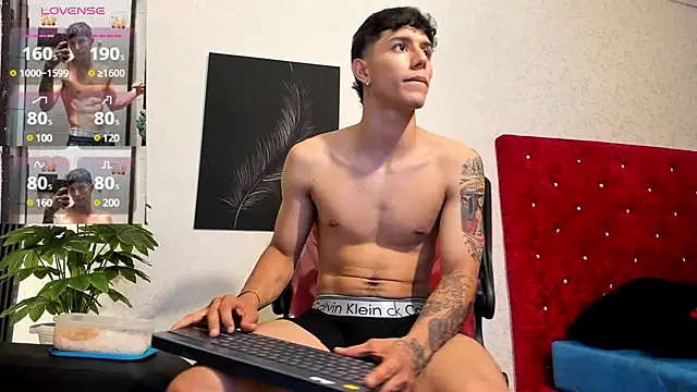 Snapshot of Cristopher23_ chatting on March 4, 2025, 8:05 pm Cristopher23 online show from March 4, 2025, 8:05 pm