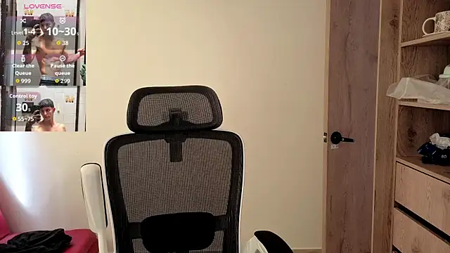 Snapshot of Cristopher23_ chatting on October 14, 2025, 1:56 pm Cristopher23 online show from October 14, 2025, 1:56 pm