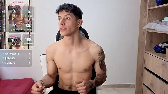 Snapshot of Cristopher23_ chatting on October 15, 2025, 2:06 pm Cristopher23 online show from October 15, 2025, 2:06 pm