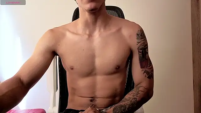 Snapshot of Cristopher23_ chatting on October 28, 2025, 1:58 pm Cristopher23 online show from October 28, 2025, 1:58 pm