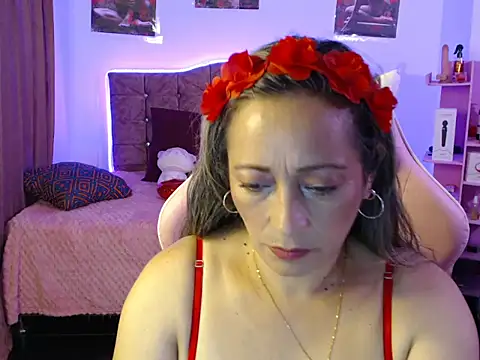 Snapshot of Melanyy_100 chatting on March 7, 2025, 3:29 am Melanyy 100 online show from March 7, 2025, 3:29 am