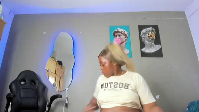 Snapshot of Lilybaudinx96 chatting on February 20, 2025, 3:34 am Lilybaudinx96 online show from February 20, 2025, 3:34 am