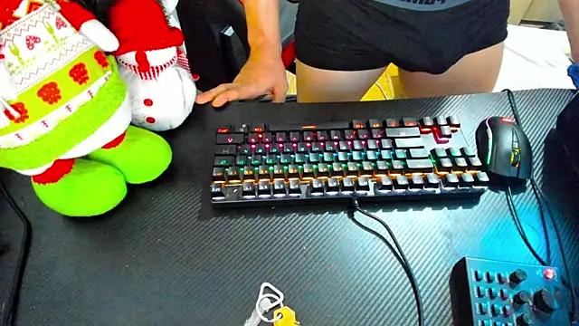 Snapshot of Calihotcaliente277 chatting on December 25, 2024, 9:33 pm Calihotcaliente277 online show from December 25, 2024, 9:33 pm