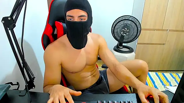 Snapshot of Calihotcaliente277 chatting on January 14, 2025, 2:43 pm Calihotcaliente277 online show from January 14, 2025, 2:43 pm