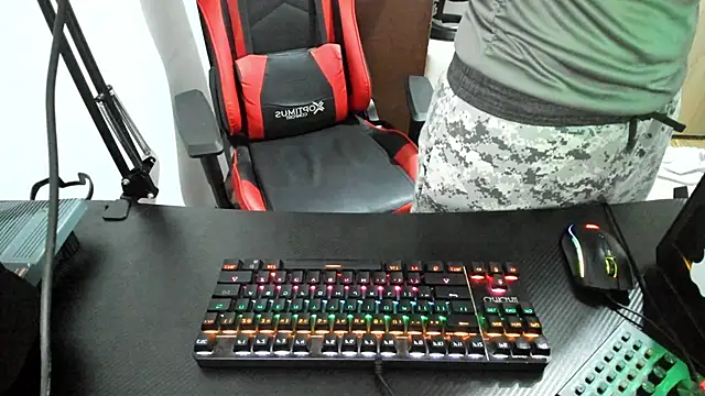 Snapshot of Calihotcaliente277 chatting on February 19, 2025, 10:56 am Calihotcaliente277 online show from February 19, 2025, 10:56 am