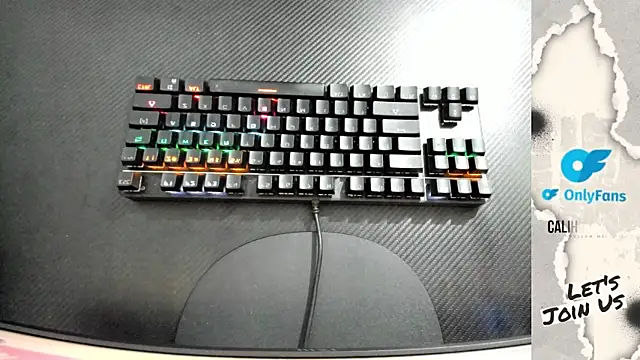 Snapshot of Calihotcaliente277 chatting on October 6, 2025, 11:29 am Calihotcaliente277 online show from October 6, 2025, 11:29 am