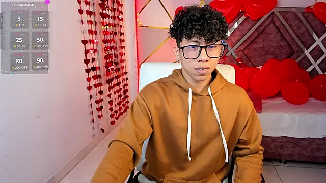 AkazaBoy  online show from February 18, 2025, 4:15 am