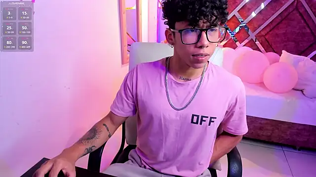 AkazaBoy  online show from March 17, 2025, 4:08 am