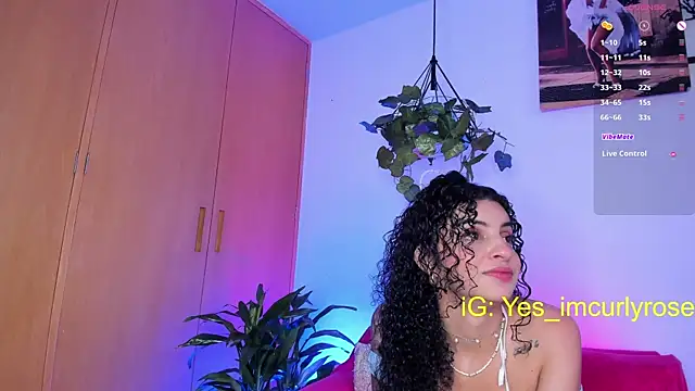 CurlyRose   online show from March 18, 2025, 8:48 pm