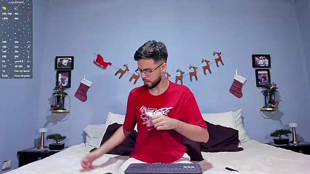 Snapshot of ETHAN_ADAM chatting on December 12, 2024, 9:15 pm ETHAN ADAM online show from December 12, 2024, 9:15 pm