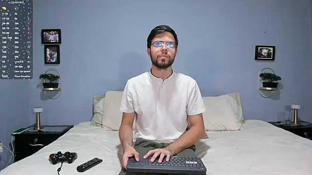 Snapshot of ETHAN_ADAM chatting on January 16, 2025, 8:36 pm ETHAN ADAM online show from January 16, 2025, 8:36 pm