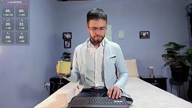 Snapshot of ETHAN_ADAM chatting on February 10, 2025, 7:38 pm ETHAN ADAM online show from February 10, 2025, 7:38 pm