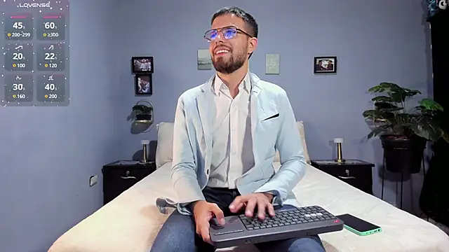 Snapshot of ETHAN_ADAM chatting on February 10, 2025, 10:40 pm ETHAN ADAM online show from February 10, 2025, 10:40 pm