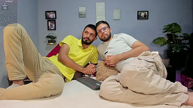 Snapshot of ETHAN_ADAM chatting on March 21, 2025, 1:45 pm ETHAN ADAM online show from March 21, 2025, 1:45 pm