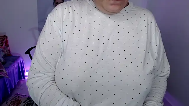 Snapshot of Serenay_ chatting on December 2, 2024, 1:47 am Serenay online show from December 2, 2024, 1:47 am