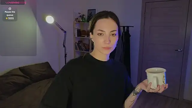 Snapshot of Space_X_Roxy_ chatting on December 5, 2024, 7:38 pm Space X Roxy online show from December 5, 2024, 7:38 pm