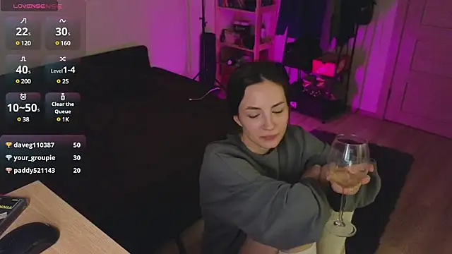 Snapshot of Space_X_Roxy_ chatting on December 13, 2024, 9:52 pm Space X Roxy online show from December 13, 2024, 9:52 pm