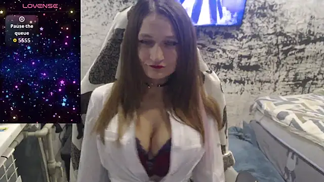 PamelaYoun online show from October 8, 2025, 5:21 pm