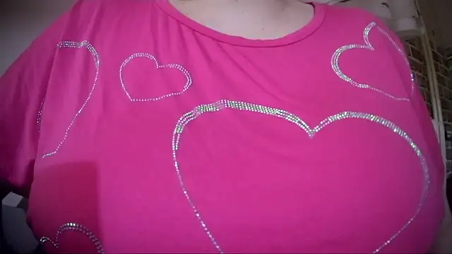 AalinnaK online show from March 4, 2026, 3:07 pm