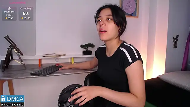 Snapshot of floriamANDjazmin chatting on February 7, 2025, 11:23 am floriamANDjazmin online show from February 7, 2025, 11:23 am