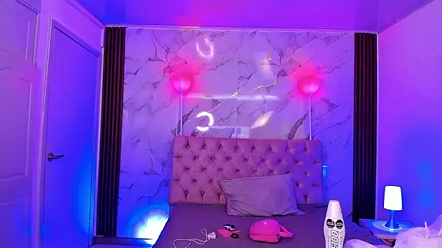 AuroraDiaz online show from November 28, 2025, 7:27 pm