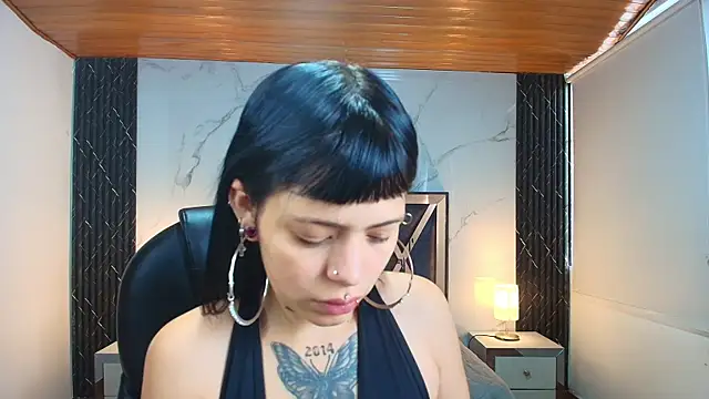 AuroraDiaz online show from May 25, 2026, 11:49 am