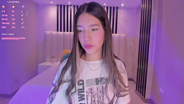 Snapshot of TaraLawrence chatting on November 30, 2025, 5:00 am TaraLawrence online show from November 30, 2025, 5:00 am