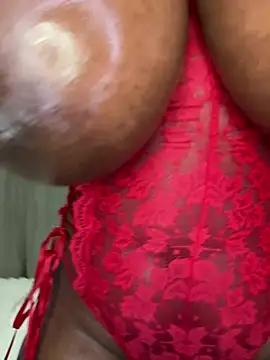Snapshot of BeautyAuroa chatting on July 29, 2026, 6:17 pm BeautyAuroa online show from July 29, 2026, 6:17 pm