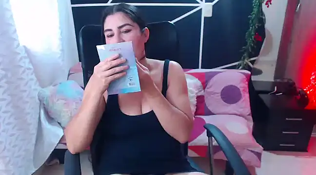 LUCY LI online show from March 21, 2025, 6:07 pm